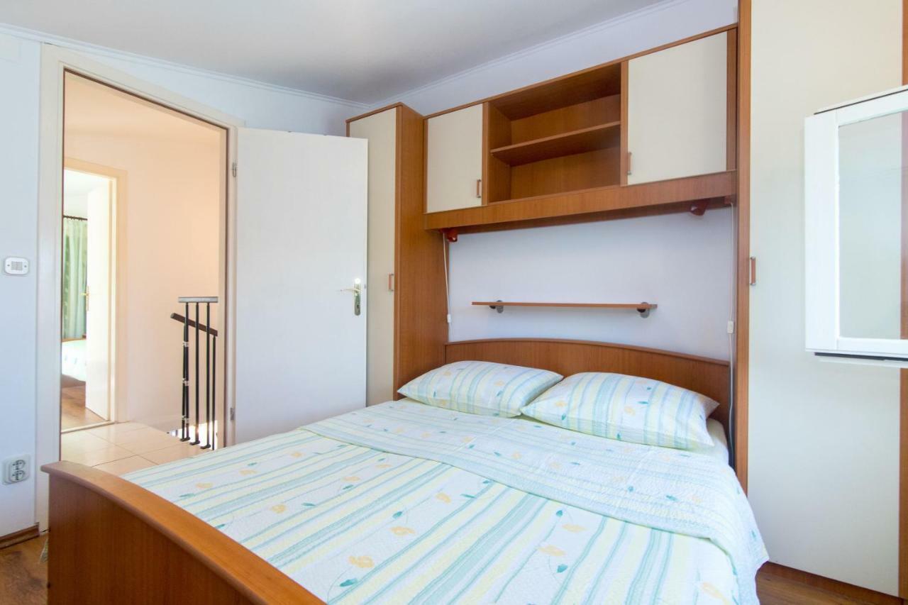 Apartment Josipa Vinisce Ngoại thất bức ảnh